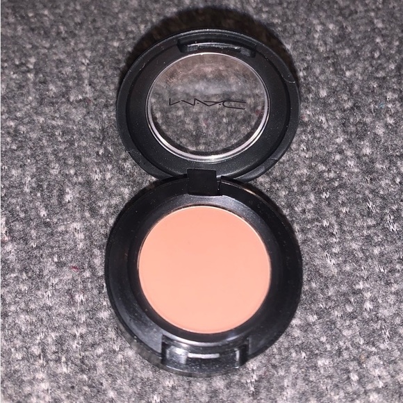 MAC Cosmetics Soft Brown Matte Eyeshadow - Picture 2 of 5